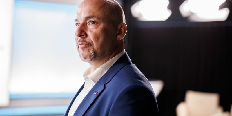 CSU-Landesgruppenchef Alexander Hoffmann macht einen Vorschlag, um den Koalitionsstreit über die Besetzung dreier Posten am Bundesverfassungsgericht zu lösen. - Foto: Carsten Koall/dpa