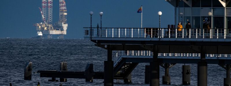 Das Erscheinen einer Bohrplattform in Sichtweite des deutschen Teils der Insel Usedom hatte im vergangenen Jahr für Überraschung gesorgt. - Foto: Stefan Sauer/dpa