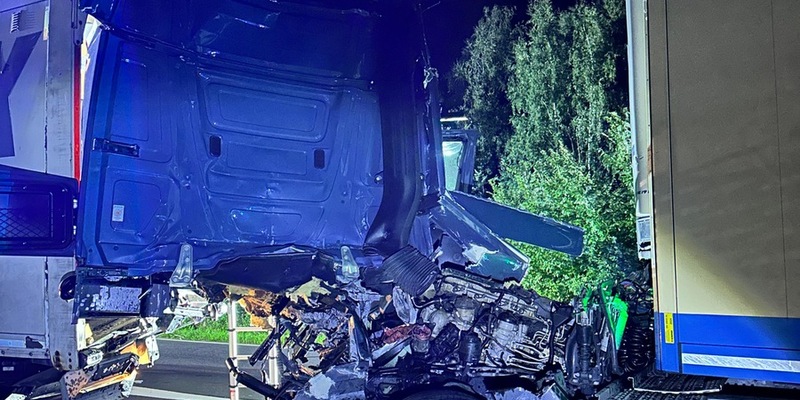 FW Helmstedt: Auffahrunfall mit zwei LKW - Foto: presseportal.de