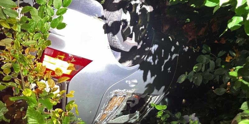 POL-SI: Pkw landet bei Verfolgungsfahrt auf dem Autodach - Polizei nimmt zwei Männer fest -#polsiwi - Foto: presseportal.de