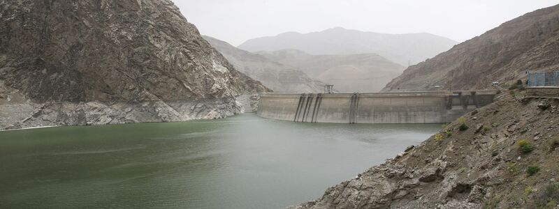Die Wasserversorgung der Millionenmetropole Teheran ist durch knappe Pegelstände an den Staudämmen gefährdet. (Archivbild) - Foto: -/dpa