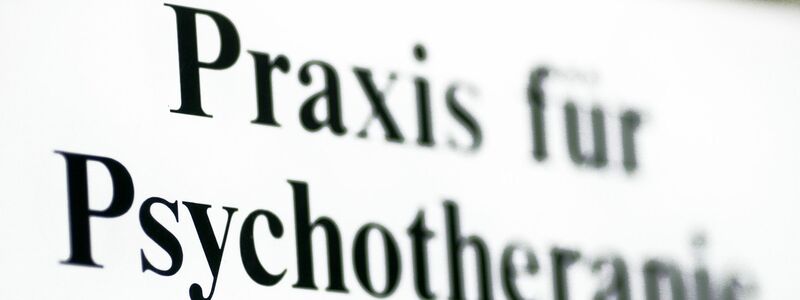 Der Weg zur Therapie ist oft lang. (Archivbild) - Foto: Jens Wolf/zb/dpa
