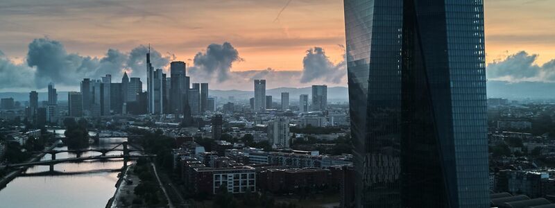 Die EZB hat den Einlagenzins in Serie gesenkt, die Inflation ist abgeflaut - Foto: Michael Probst/AP/dpa