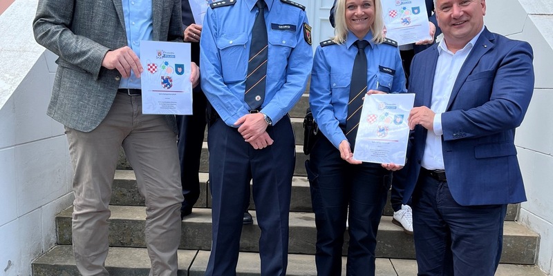 POL-PDTR: Sicherheitspartnerschaft der Polizeiinspektion Birkenfeld in der Verbandsgemeinde und Kreisstadt Birkenfeld. - Foto: presseportal.de