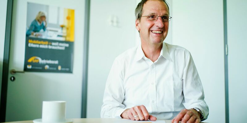 Betriebsratschef Eberhard Schick von SAP zu den Sparplänen des Konzerns. (Archivbild) - Foto: Uwe Anspach/dpa