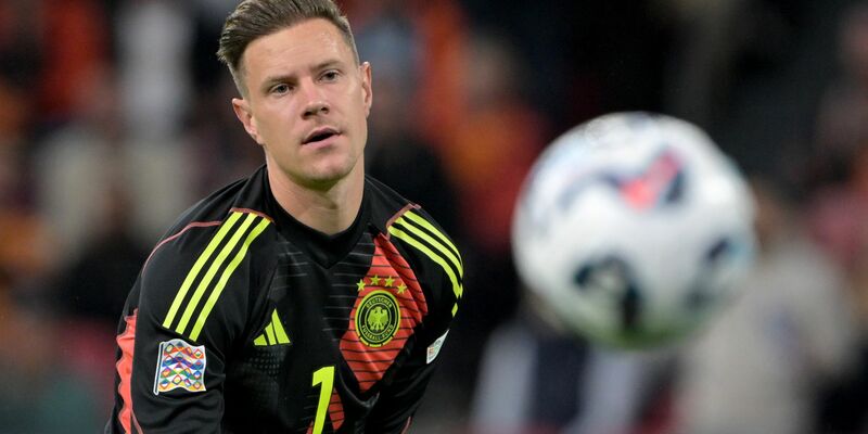 Nationaltowart Marc-André ter Stegen fällt mehrere Monate aus. - Foto: Federico Gambarini/dpa