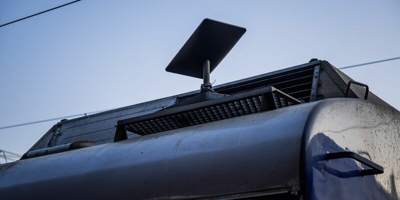 Schnelles Internet überall ist das Versprechen von Starlink. (Archivbild) - Foto: Christoph Soeder/dpa-ENR-Pool/dpa