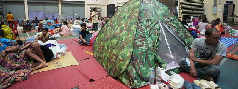 Die Angriffe trafen auch Wohngebiete in Thailand. - Foto: Sakchai Lalit/AP/dpa