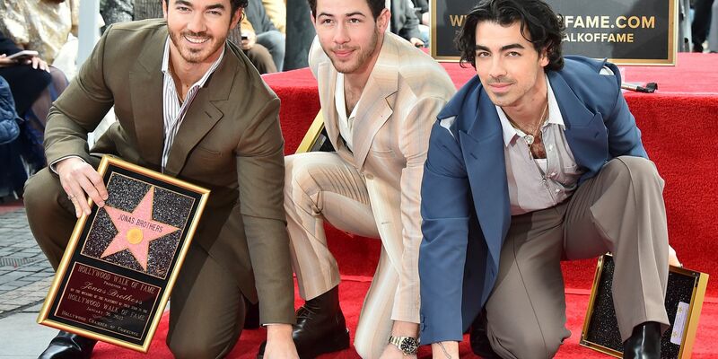 Kevin, Nick und Joe Jonas wurden jung berühmt - und mit unangemessenen Fragen konfrontiert. (Archivbild) - Foto: Jordan Strauss/Invision via AP/dpa
