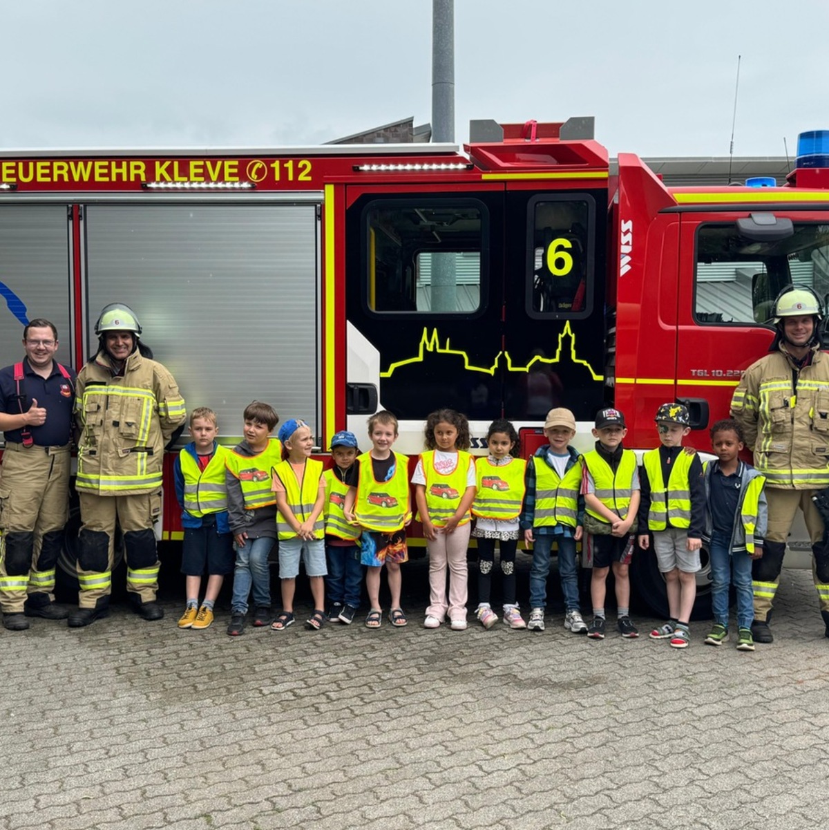 FW-KLE: Vorschulkinder zu Gast bei der Löschgruppe Donsbrüggen - Foto: presseportal.de