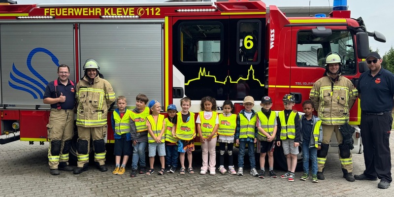 FW-KLE: Vorschulkinder zu Gast bei der Löschgruppe Donsbrüggen - Foto: presseportal.de
