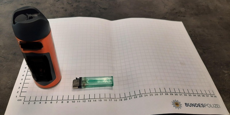 BPOL NRW: Angriff mit Deo und Feuerzeug - Angreifer durch Bundespolizei verhaftet - Foto: presseportal.de