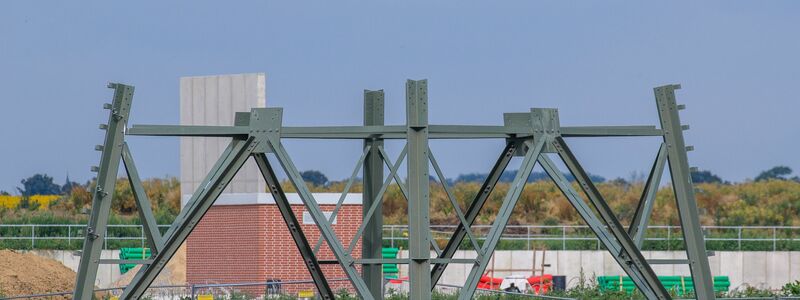 Das für Intel vorgesehene Gelände soll auch nach der Absage zu einem High-Tech-Park entwickelt werden. - Foto: Klaus-Dietmar Gabbert/dpa