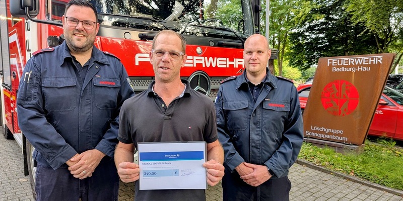 FW-KLE: Dauerspende für die Freiwillige Feuerwehr Bedburg-Hau: Dirk Peekel unterstützt ehrenamtliches Engagement - Foto: presseportal.de