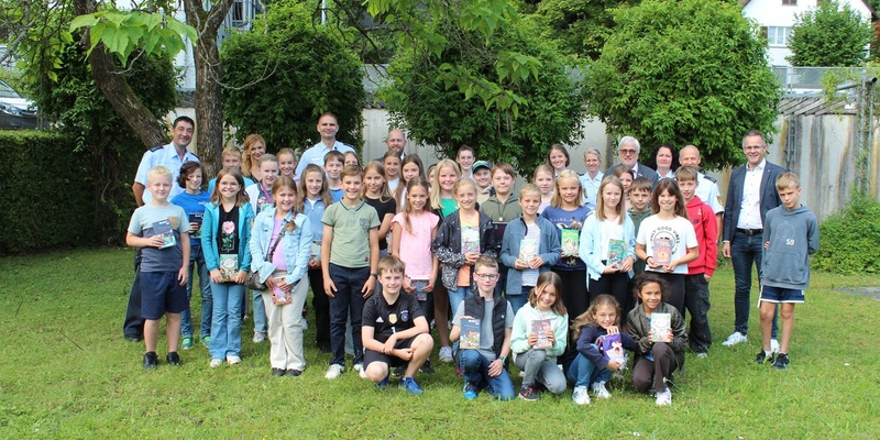 POL-HN: Hohenlohekreis: Zeugen nach Unfallflucht gesucht, Buchpreisverleih und Ehrung von Prüflingen der schulischen Radfahrausbildung - Foto: presseportal.de