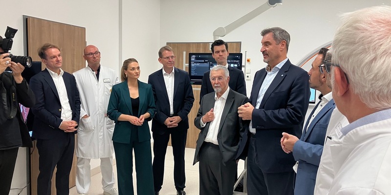 Premiere in Bayern: Neuer Hightech-Computertomograph am Campus Bad Neustadt im Einsatz / Bayerns Ministerpräsident und Gesundheitsministerin besuchen Klinik - Foto: presseportal.de
