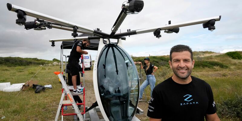 Beim erneuten Versuch, den Ärmelkanal zu überqueren, ist Zapata abgestürzt. - Foto: Michel Euler/AP/dpa