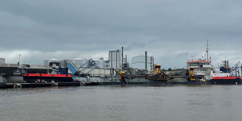 WSPI-OLD: Schiffsunfall im Braker Hafen - glücklicherweise keinen Personenschaden - Foto: presseportal.de
