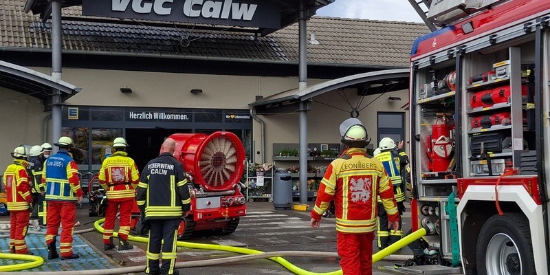 KFV-CW: Leergutautomat in Brand / Einkaufsmarkt evakuiert - Foto: presseportal.de