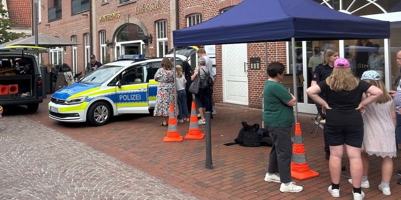 POL-EL: Haselünne - Blaulichtmeile ein voller Erfolg (Foto) - Foto: presseportal.de