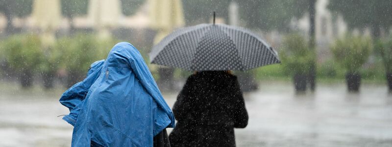 Nass und mit Temperaturen unter 25 Grad geht der Juli in Deutschland zu Ende.  - Foto: Markus Lenhardt/dpa