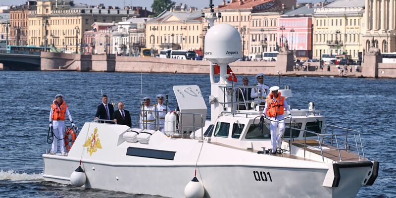 Putin besucht eine Übung der russischen Kriegsmarine. - Foto: Alexei Danichev/Pool Sputnik Kremlin/AP/dpa