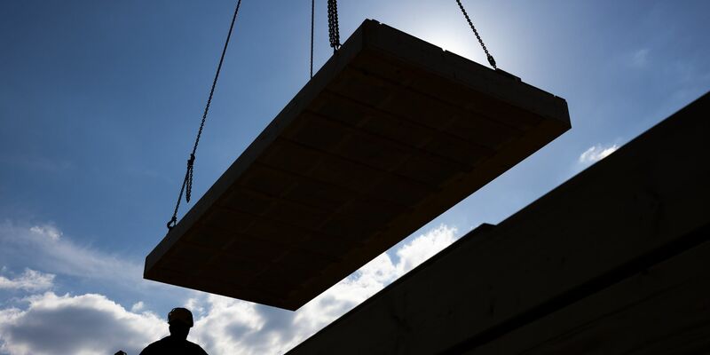 Die Bauflaute hat auch Fertighäuser getroffen. (Archivbild) - Foto: Rolf Vennenbernd/dpa