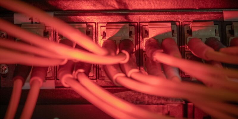 Proukrainische Hacker reklamieren für sich, die IT-System der größten russischen Fluggesellschaft Aeroflot durch einen Angriff lahmgelegt zu haben. (Symbolbild) - Foto: Michael Kappeler/dpa