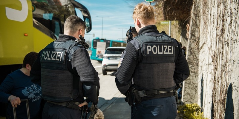 Bundespolizeidirektion München: Zwei Ermittlungsverfahren wegen Einschleusens/ Bundespolizei verweigert neun Migranten die Einreise - Foto: presseportal.de