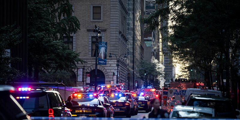 Bei dem Schützen wurde laut Medien ein Abschiedsbrief entdeckt. - Foto: Angelina Katsanis/AP/dpa