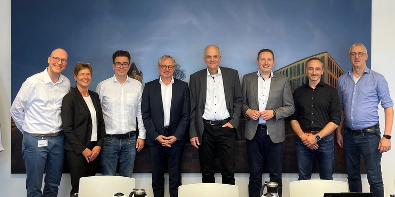 IHK-GfI und Diamant Software GmbH vereinbaren Rollout von Diamant/4 in den IHKs - Foto: presseportal.de