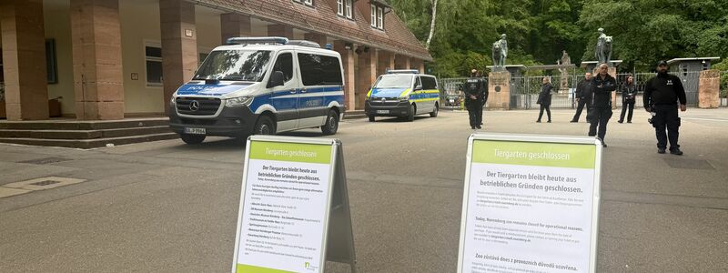 Mehrere Polizeikräfte waren am Tiergarten im Einsatz. - Foto: Irena Güttel/dpa
