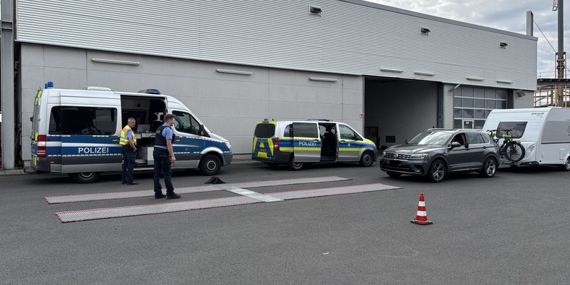 POL-OF: Wohnmobile und Fahrzeuggespanne im Blick: Beamte kontrollierten Verkehrssicherheit in der Hauptreisezeit - wenige Verstöße, hohe Akzeptanz - Foto: presseportal.de