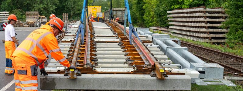 Warten auf den Ruck: Investitionen in die Infrastruktur verzögern sich. (Symbolbild) - Foto: Soeren Stache/dpa