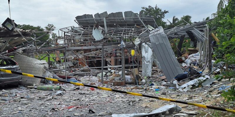 Bei der Explosion gab es mindestens neun Tote. - Foto: Suphan Buri Provincial Public Relations Office/dpa