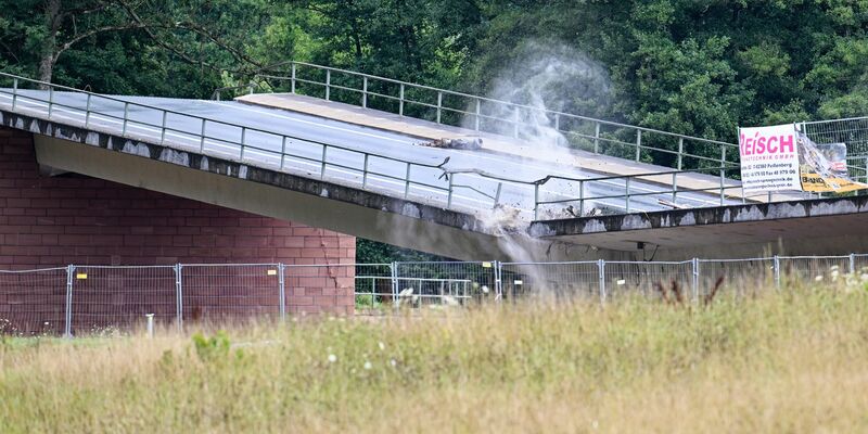 Mansoori will Tempo beim Neubau. - Foto: Uwe Anspach/dpa