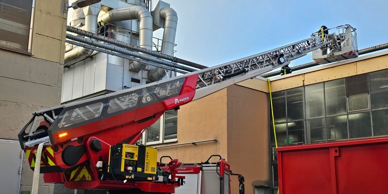 FW-AR: Brand in Gewerbebetrieb / Feuerwehr verhindert größere Schäden - Foto: presseportal.de