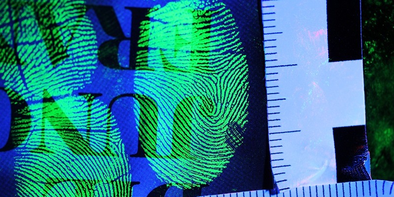 BPOL-HB: Fingerabdruckscanner offenbart Bundespolizei die Identität eines 35-jährigen Inders - Fahndungstreffer: Festnahme - Foto: presseportal.de