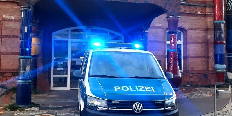 BPOL-HB: Angriff auf Bundespolizisten - 18-Jähriger verbringt Nacht in Gewahrsamszelle. - Foto: presseportal.de
