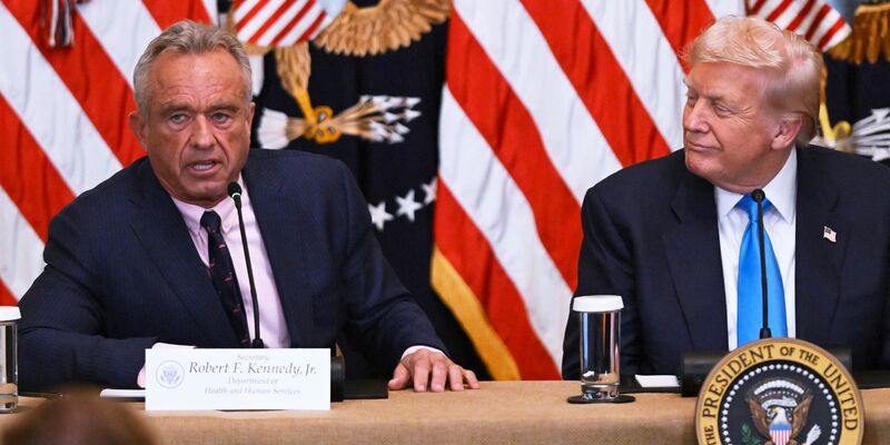 Robert Kennedy Jr. ist voll des Lobes für Donald Trumps Stil. - Foto: John McDonnell/AP/dpa