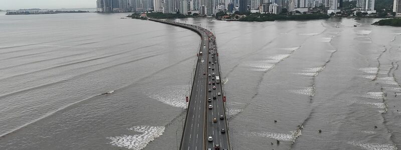 Die Tsunami-Warnung führte in mehreren Ländern zu Verkehrsbehinderungen. - Foto: Matias Delacroix/AP/dpa