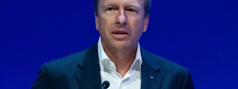 BMW-Chef Oliver Zipse hält die Zolldebatte für überhöht. (Archivbild) - Foto: Sven Hoppe/dpa