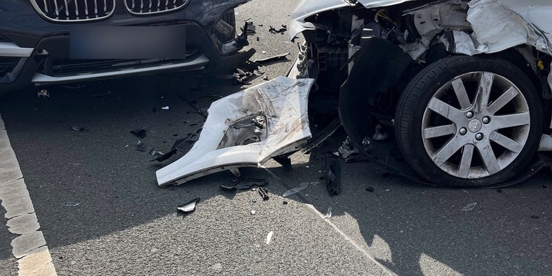 POL-DU: Ungelsheim: Schwerer Verkehrsunfall auf der Rheinbrücke - Foto: presseportal.de