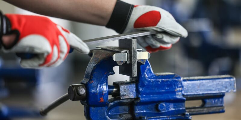 Viele  Firmen erfüllen nach einer Studie nicht den Informationsbedarf von potenziellen Bewerberinnen und Bewerbern. (Archivbild) - Foto: Oliver Berg/dpa