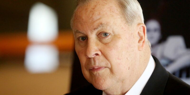 Der US-Regisseur Robert Wilson im April 2017 in Düsseldorf. - Foto: picture alliance / Roland Weihrauch/dpa