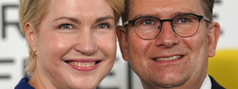 Seit 25 Jahren verheiratet: Schwesig und ihr Ehemann Stefan. (Archivbild) - Foto: Marcus Brandt/dpa