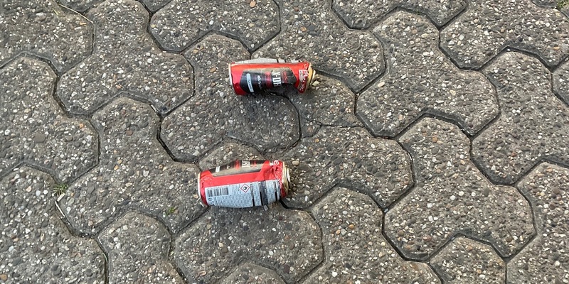 FW Alpen: Spraydosen brannten - Foto: presseportal.de