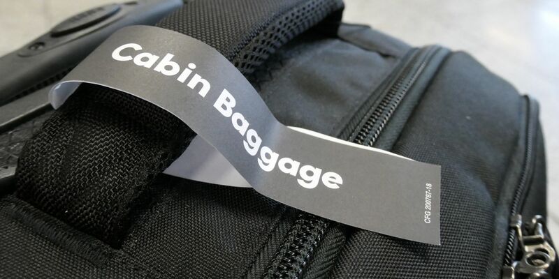 Könnte künftig jeder Fluggast ein Recht auf ein freies Handgepäck-Stück haben? (Symbolbild) - Foto: Andrea Warnecke/dpa-tmn/dpa