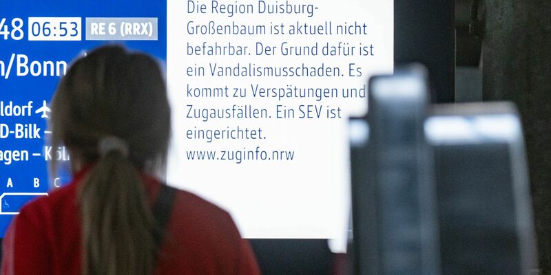 Weiterer Brandanschlag auf Bahnstrecke. - Foto: Benjamin Westhoff/dpa