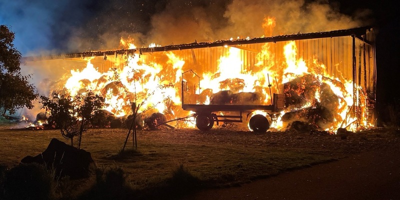 POL-PDPS: Heuballenbrand - Foto: presseportal.de